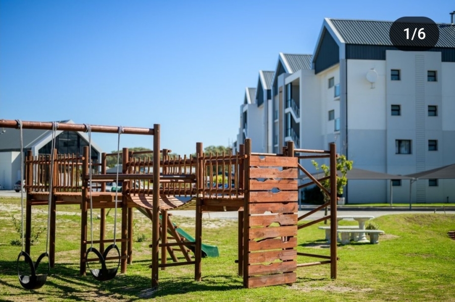 To Let 2 Bedroom Property for Rent in Summerstrand Eastern Cape